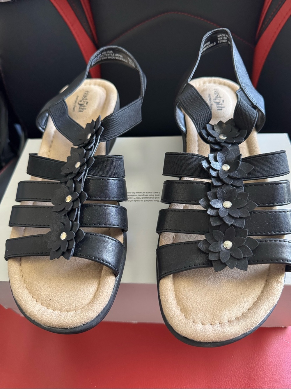 East 5th Black Floral Strappy Kids Sandals Barely Worn. Great Condition/ Size 9